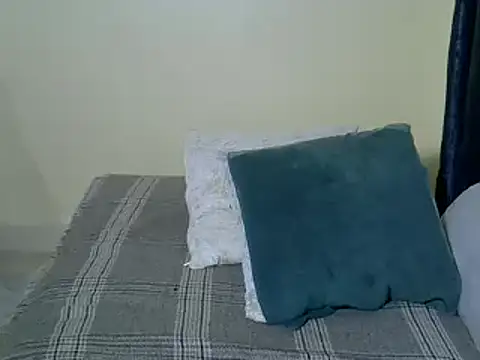 Snapshot of prettycheeky chatting on 10-24-25, 05:04 prettycheeky online show from 10-24-25, 05:04