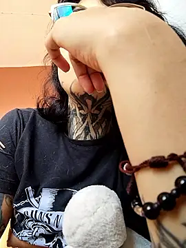 Snapshot of taaylor33 chatting on 11-22-25, 08:41 taaylor33 online show from 11-22-25, 08:41