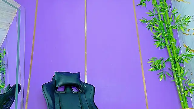 Snapshot of scarlet-jonesx chatting on 10-23-25, 06:45 scarlet-jonesx online show from 10-23-25, 06:45