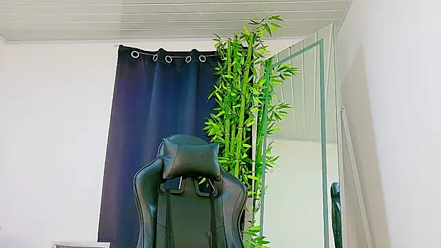 scarlet-jonesx online show from 12-02-25, 11:34