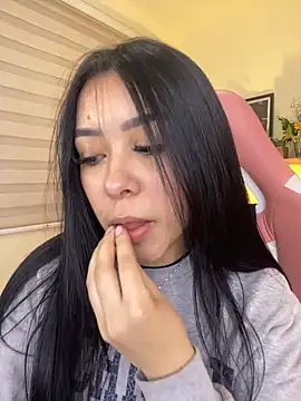 Starliee   online show from 10-07-25, 12:52