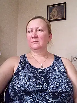 Snapshot of blondyaguar chatting on 12-06-24, 01:11 blondyaguar online show from 12-06-24, 01:11