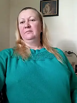 Snapshot of blondyaguar chatting on 09-18-25, 12:18 blondyaguar online show from 09-18-25, 12:18