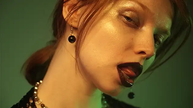 ginger hugs online show from 02-26-25, 01:11