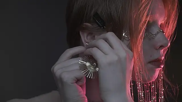 ginger hugs online show from 12-22-25, 10:07