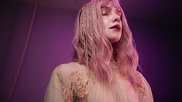 ginger hugs online show from 03-09-26, 10:14