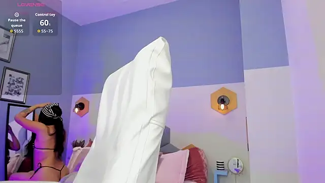 Snapshot of Chloe_fischer_ chatting on 11-20-25, 02:50 Chloe fischer online show from 11-20-25, 02:50