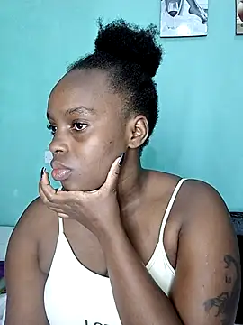 Snapshot of freaky_j_ chatting on 12-23-24, 09:29 freaky j online show from 12-23-24, 09:29