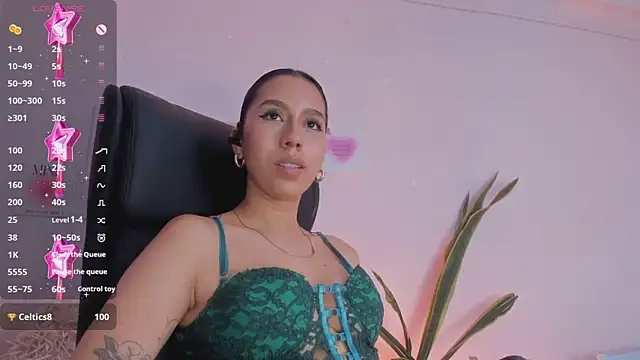 Snapshot of MissSussy chatting on 01-10-25, 06:31 MissSussy online show from 01-10-25, 06:31