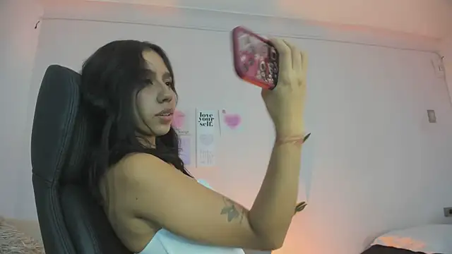 Snapshot of MissSussy chatting on 01-28-25, 03:15 MissSussy online show from 01-28-25, 03:15