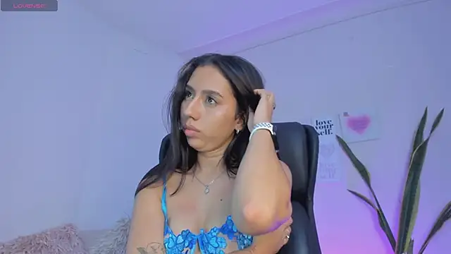 Snapshot of MissSussy chatting on 02-04-25, 09:17 MissSussy online show from 02-04-25, 09:17