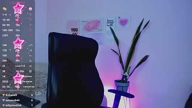 Snapshot of MissSussy chatting on 02-08-25, 09:13 MissSussy online show from 02-08-25, 09:13