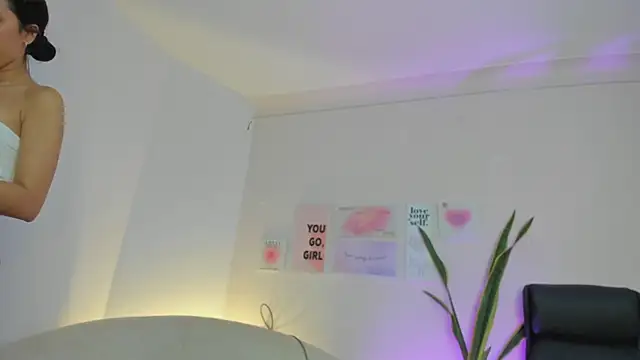 Snapshot of MissSussy chatting on 02-10-25, 03:24 MissSussy online show from 02-10-25, 03:24