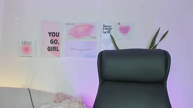 Snapshot of MissSussy chatting on 02-22-25, 06:41 MissSussy online show from 02-22-25, 06:41