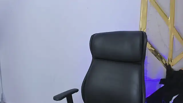 Snapshot of MissSussy chatting on 03-12-25, 09:44 MissSussy online show from 03-12-25, 09:44