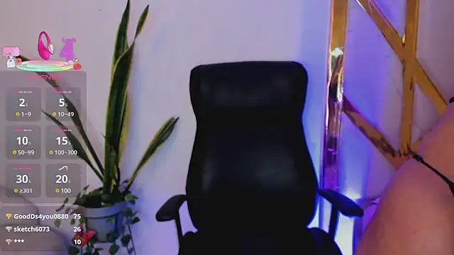 Snapshot of MissSussy chatting on 03-19-25, 10:00 MissSussy online show from 03-19-25, 10:00