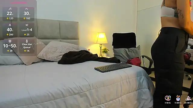 Snapshot of MissSussy chatting on 10-03-25, 11:40 MissSussy online show from 10-03-25, 11:40