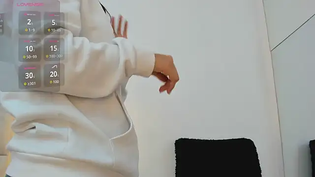 Snapshot of MissSussy chatting on 10-10-25, 11:31 MissSussy online show from 10-10-25, 11:31