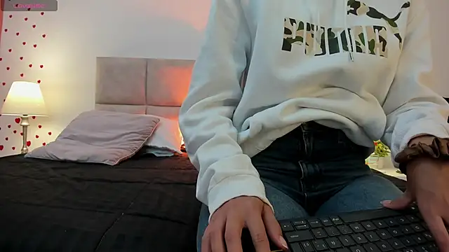 Snapshot of MissSussy chatting on 10-24-25, 11:28 MissSussy online show from 10-24-25, 11:28