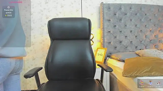 Snapshot of MissSussy chatting on 10-29-25, 11:34 MissSussy online show from 10-29-25, 11:34