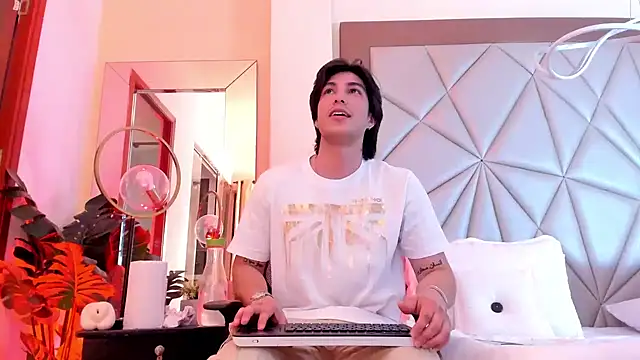 Karimferrer online show from 01-14-25, 04:25