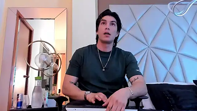 Karimferrer online show from 01-30-25, 03:22