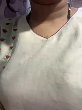 Spicy sari girl online show from 05-17-26, 01:58