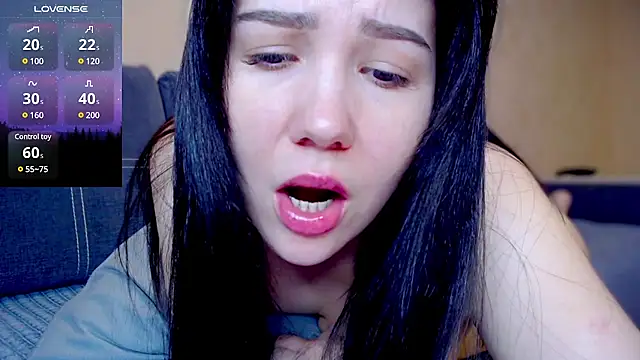 Snapshot of AlexaCruze chatting on 01-14-25, 08:04 AlexaCruze online show from 01-14-25, 08:04