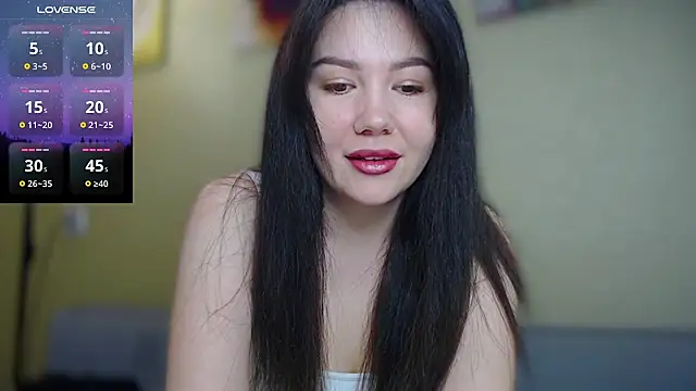 Snapshot of AlexaCruze chatting on 02-14-25, 06:40 AlexaCruze online show from 02-14-25, 06:40