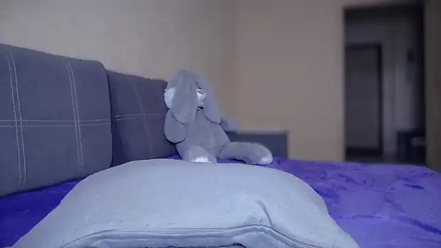 Snapshot of AlexaCruze chatting on 02-15-25, 08:01 AlexaCruze online show from 02-15-25, 08:01