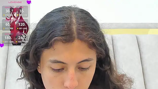 FreyaMoller online show from 12-17-24, 07:15