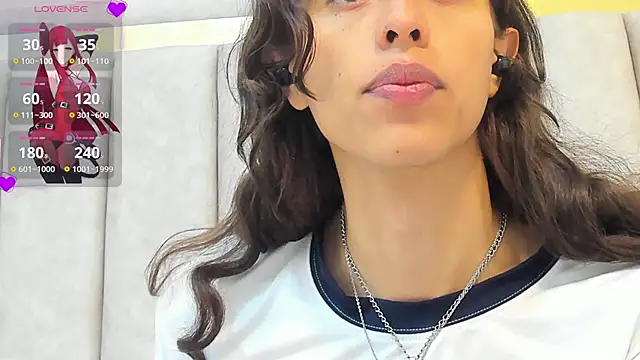 FreyaMoller online show from 12-19-24, 06:34