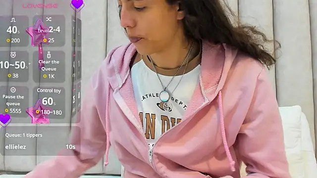 FreyaMoller online show from 02-03-25, 07:21