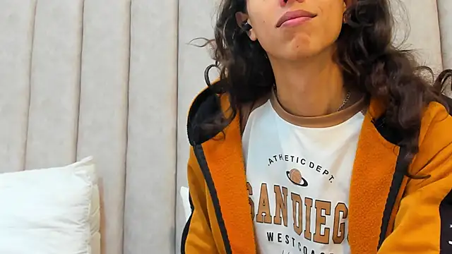 FreyaMoller online show from 02-14-25, 05:14