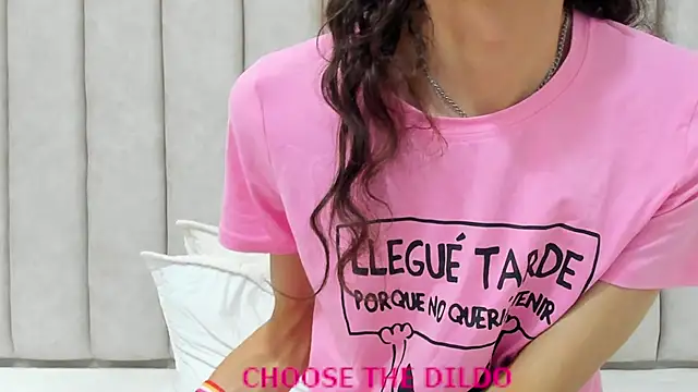 FreyaMoller online show from 09-27-25, 06:13