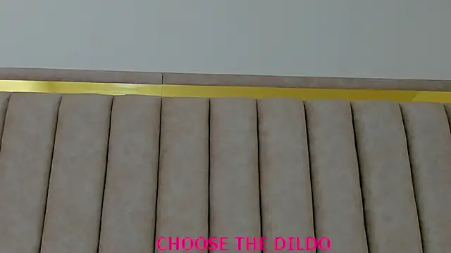 FreyaMoller online show from 10-31-25, 07:48