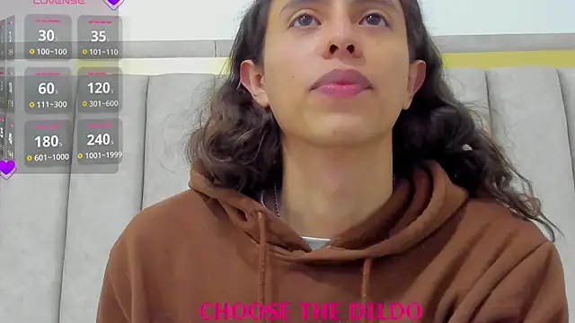 FreyaMoller online show from 11-18-25, 07:18