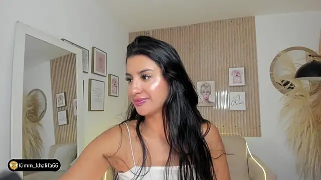 Snapshot of Kimm_khalifa chatting on 01-21-25, 03:48 Kimm khalifa online show from 01-21-25, 03:48