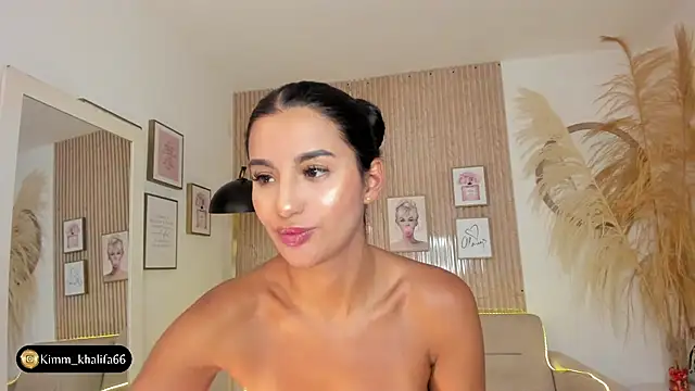 Snapshot of Kimm_khalifa chatting on 02-02-25, 08:08 Kimm khalifa online show from 02-02-25, 08:08