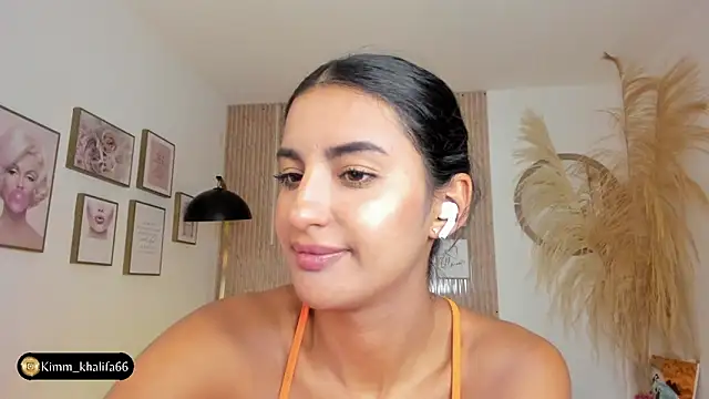 Snapshot of Kimm_khalifa chatting on 02-13-25, 04:32 Kimm khalifa online show from 02-13-25, 04:32