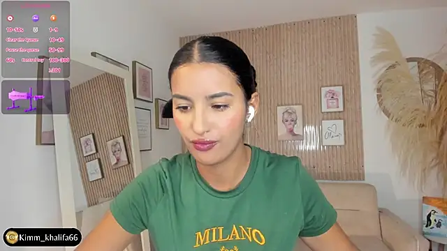 Snapshot of Kimm_khalifa chatting on 03-04-25, 11:00 Kimm khalifa online show from 03-04-25, 11:00