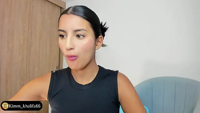 Snapshot of Kimm_khalifa chatting on 03-22-25, 12:49 Kimm khalifa online show from 03-22-25, 12:49