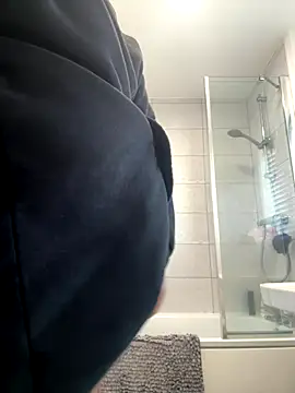 Snapshot of BigBiggs00 chatting on 11-08-25, 08:47 BigBiggs00 online show from 11-08-25, 08:47