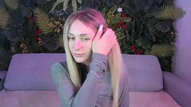 Snapshot of Horny_Blond chatting on 09-15-25, 08:03 Horny Blond online show from 09-15-25, 08:03