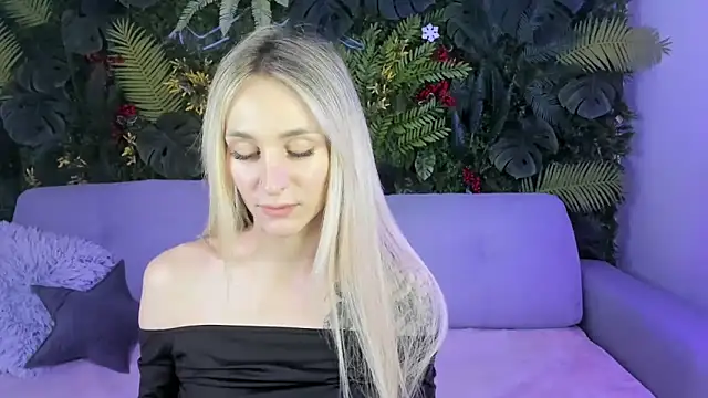 Snapshot of Horny_Blond chatting on 10-19-25, 08:04 Horny Blond online show from 10-19-25, 08:04