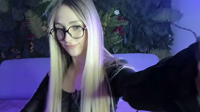 Snapshot of Horny_Blond chatting on 12-15-25, 09:13 Horny Blond online show from 12-15-25, 09:13