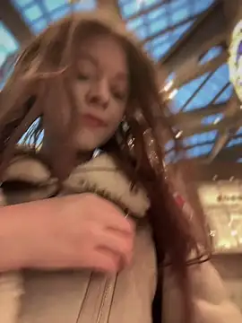 Snapshot of Times__Square chatting on 12-06-24, 06:04 Times Square online show from 12-06-24, 06:04