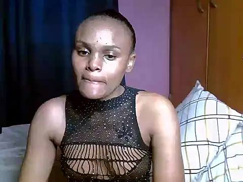 Queen petite  online show from 07-21-26, 04:37