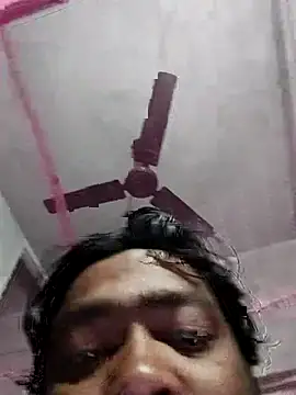 Snapshot of Young_couple143 chatting on 03-06-25, 03:24 Young couple143 online show from 03-06-25, 03:24