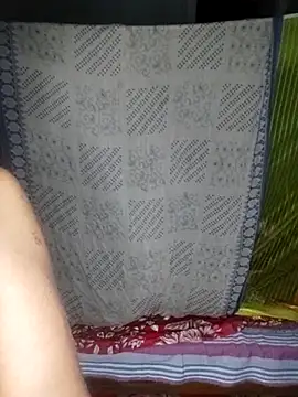 Snapshot of Young_couple143 chatting on 11-23-25, 12:10 Young couple143 online show from 11-23-25, 12:10